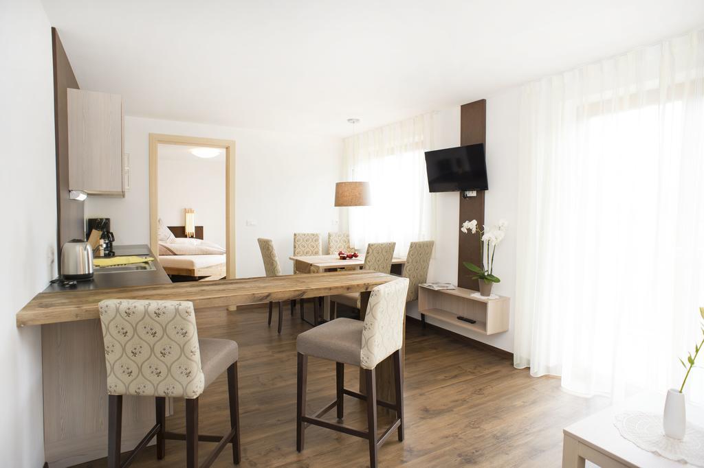 Pruensterhof Schenna Apartment Luaran gambar